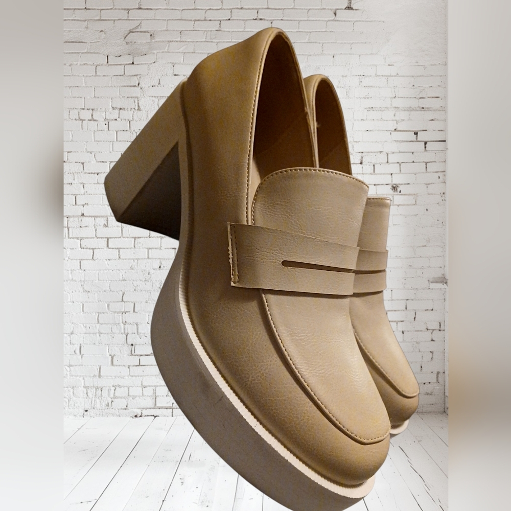 Oasis Society Hannah Platform Penny Loafer Size 7.5 Like New